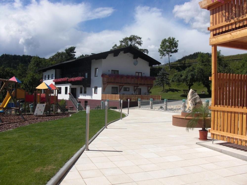 Hotel Panoramadorf Saualpe Eberstein Exterior foto