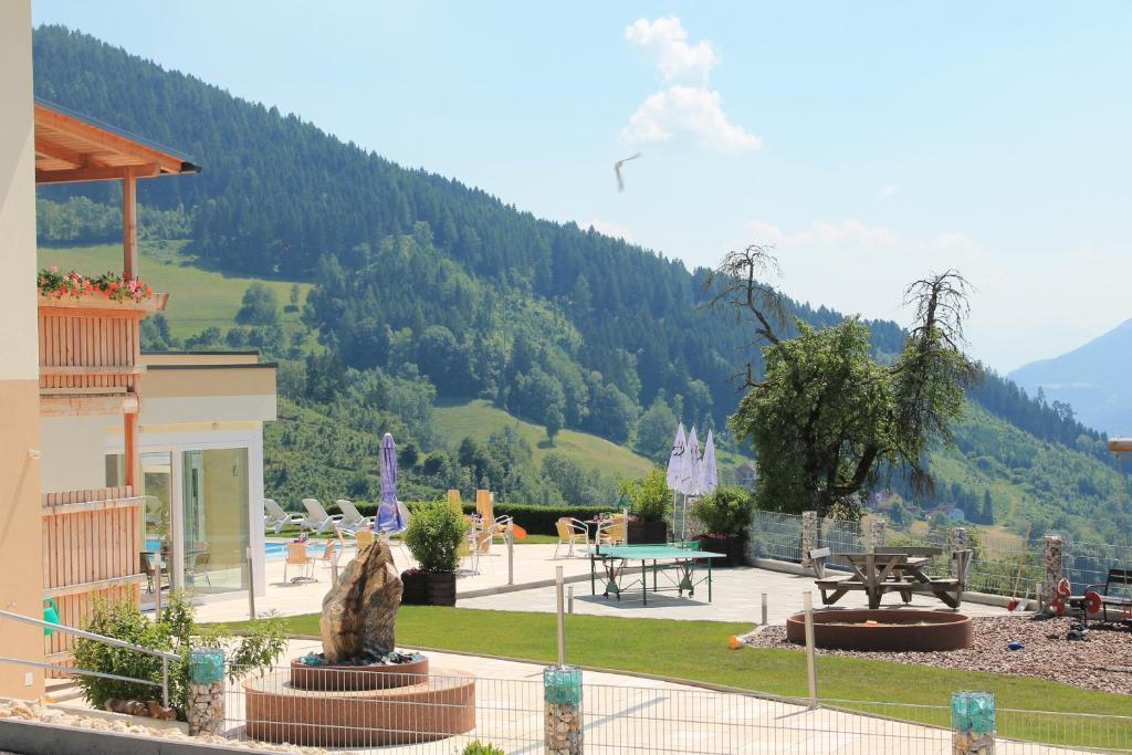 Hotel Panoramadorf Saualpe Eberstein Exterior foto